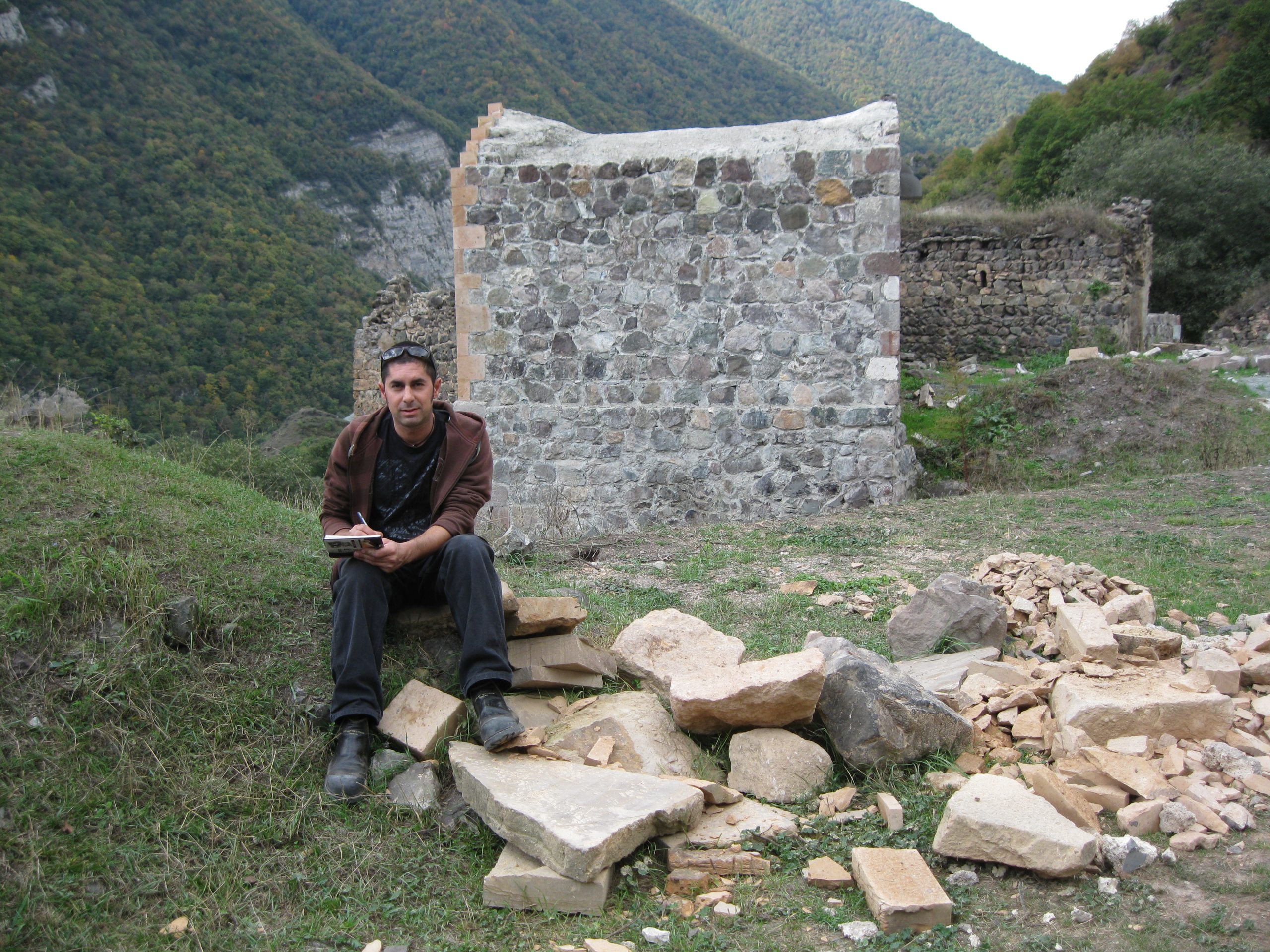 Davin_Drawingin_TheRuins